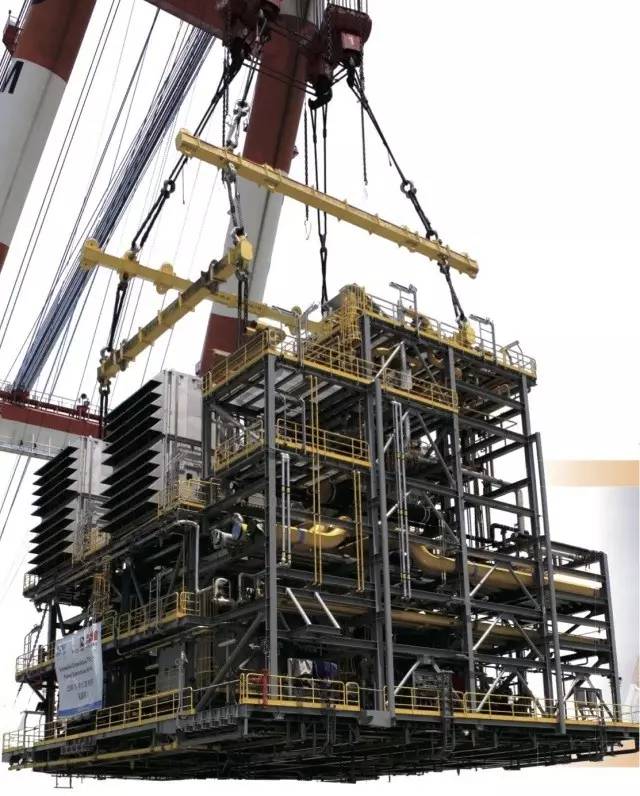 吊裝作業(yè)現(xiàn)場 吊裝作業(yè)現(xiàn)場