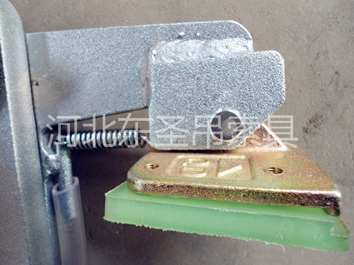 安裝路沿石的專(zhuān)用工具 安裝路沿石的專(zhuān)用工具